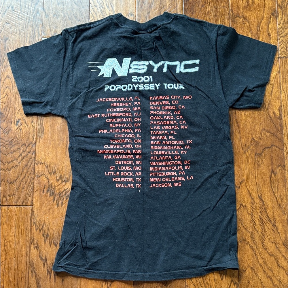 NSYNC Black Graphic 2001 tour T-Shirt size small - Picture 2 of 2